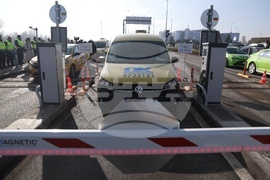 Летище - таксиметрови шофьори - протест