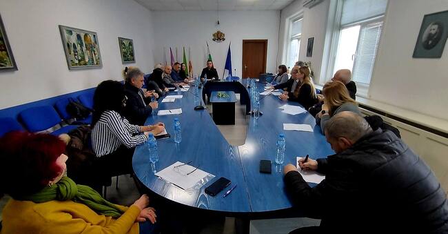 Областната комисия по безопасност на движението по пътищата в Търговище планира дейности за 2025 г.