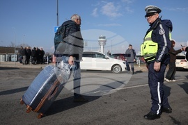 Летище - таксиметрови шофьори - протест