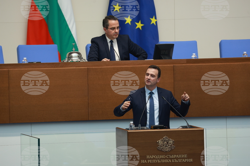 Жечо Станков: Министерството на енергетиката насочва средства и извършва проверки за подобряване на топлопреносната мрежа