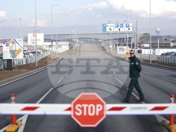 Летище - таксиметрови шофьори - протест