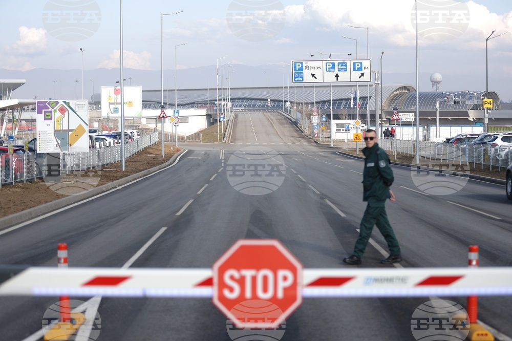 Летище - таксиметрови шофьори - протест