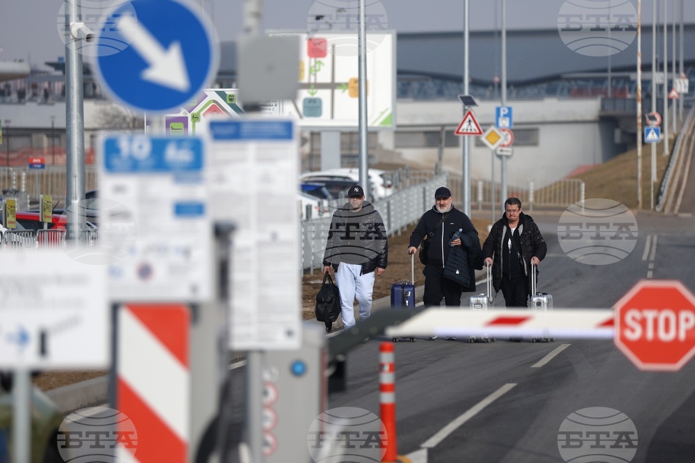 Летище - таксиметрови шофьори - протест