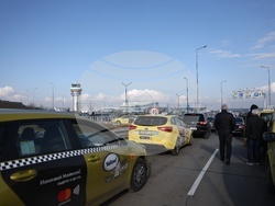 Летище - таксиметрови шофьори - протест