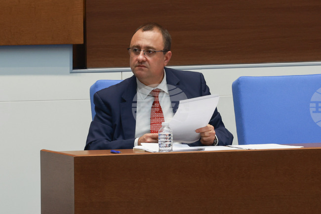 АПИ няма законово основание да довърши процедурите за издаване на разрешение за строеж на участъци от западния обход на Пазарджик, съобщи министър Иванов