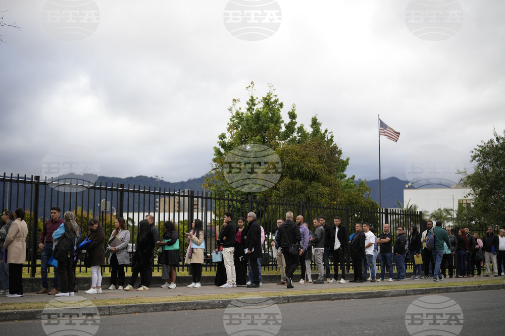 Администрацията на Тръмп досега е отменила 80 000 неимигрантски визи 