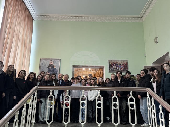 Портрет на генерал-майор Димитър Мететелов бе представен в музея на родното му българско село Камчик в Украйна