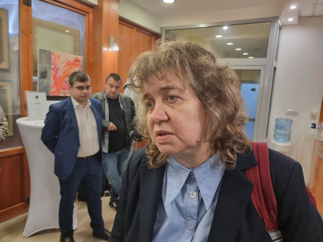Не може да е самоцелно влизането ни в еврозоната, каза във Велико Търново председателят на Народното събрание доц. Наталия Киселова
