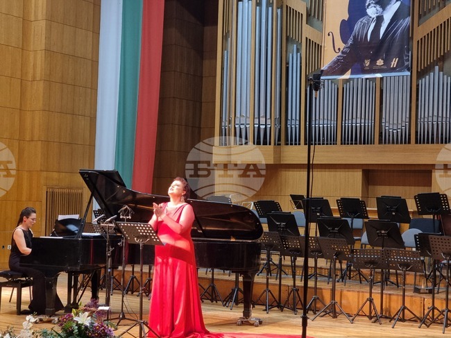 Концерт с творби на български композитори изнесе Гергана Русекова във втората вечер на фестивала "Зимни музикални вечери-проф. Иван Спасов" в Пазарджик