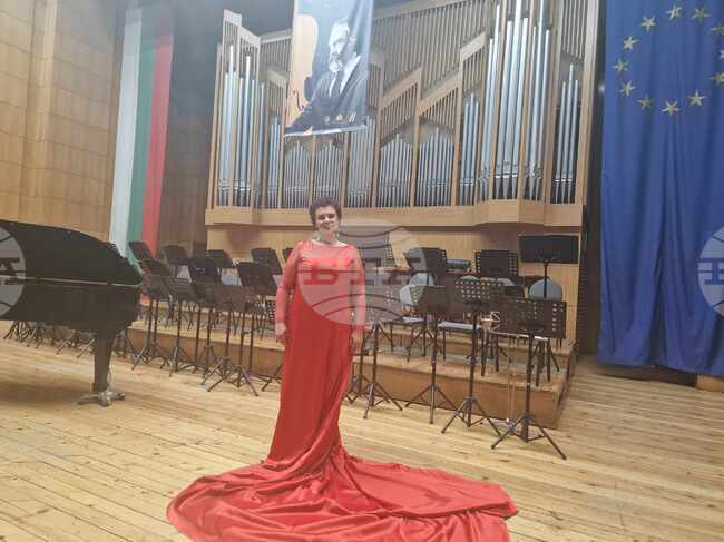  Беше ми мечта да участвам в този фестивал, защото той изгради вкуса ми за музика, каза Гергана Русекова в Пазарджик