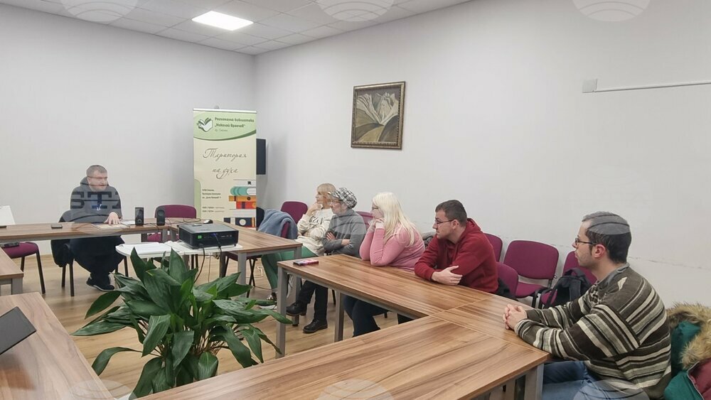 Читателски клуб „Небосклон“ в Регионалната библиотека в Смолян дискутира автори и любими заглавия
