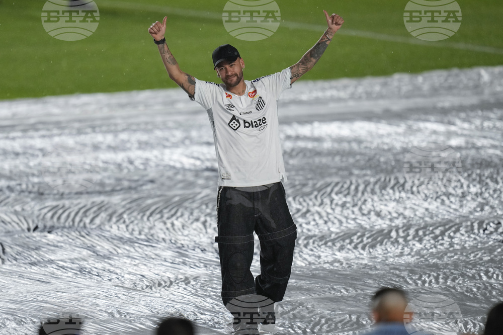 Неймар поднови договора си със Сантос