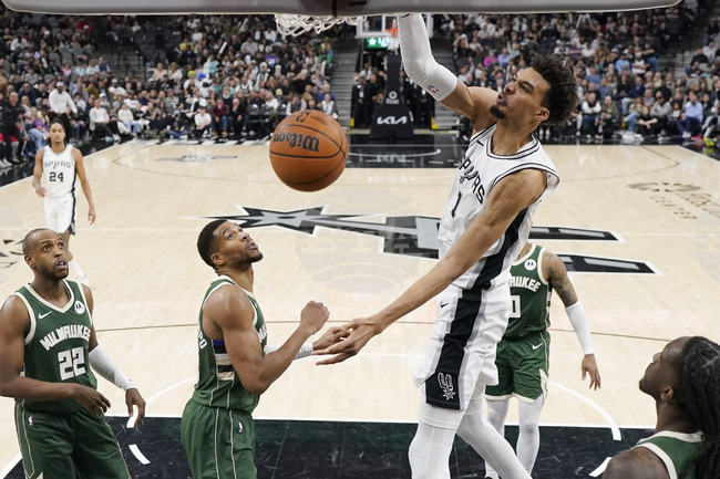 Сан Антонио вкара 144 точки за победата си над Милуоки в Националната баскетболна асоциация на САЩ и Канада