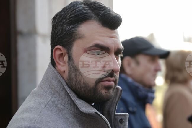 Foreign Minister Says Sailors on Detained Vessel Vezhen Are Free to Disembark