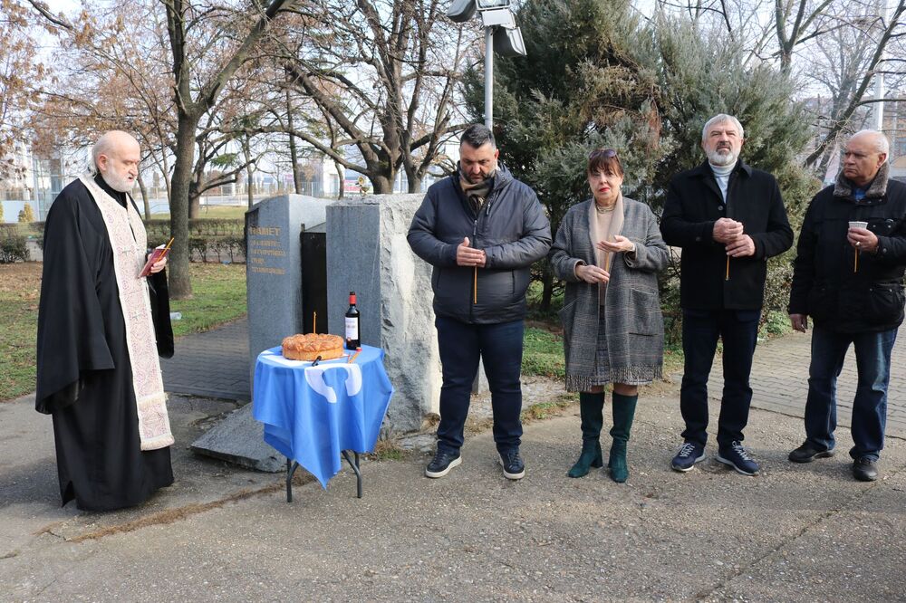 В Русе отдадоха почит пред жертвите на комунизма
