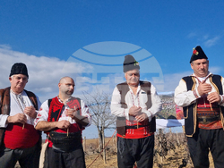 Село Змейово - празник на виното - Цар Трифон