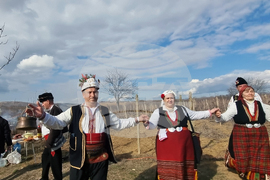 Село Змейово - празник на виното - Цар Трифон