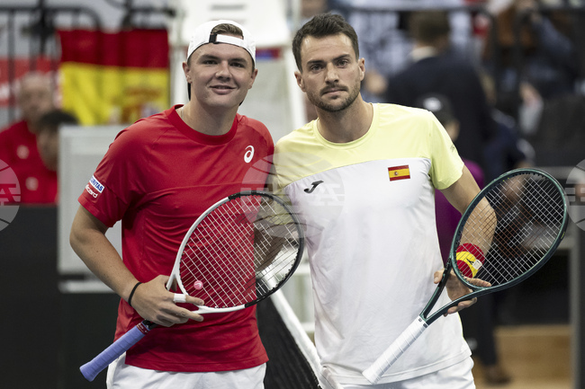 Испания и Франция взеха солиден аванс в мачовете си за купа "Дейвис"