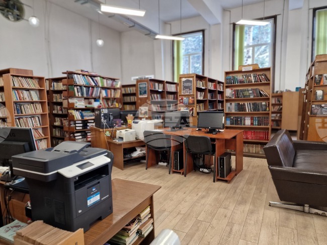 Регионална библиотека "Светослав Минков" в Перник обяви конкурс за рисунка на тема "Моята любима книга"