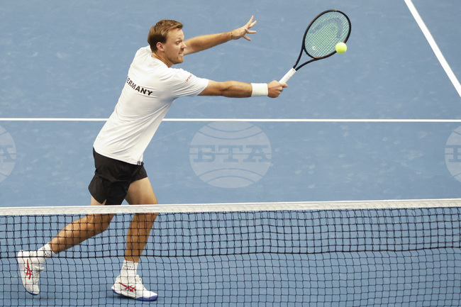 Германия се класира за финалите на турнира за Купа "Дейвис", Аржентина, Австрия, Франция и Белгия се доближиха на само един успех