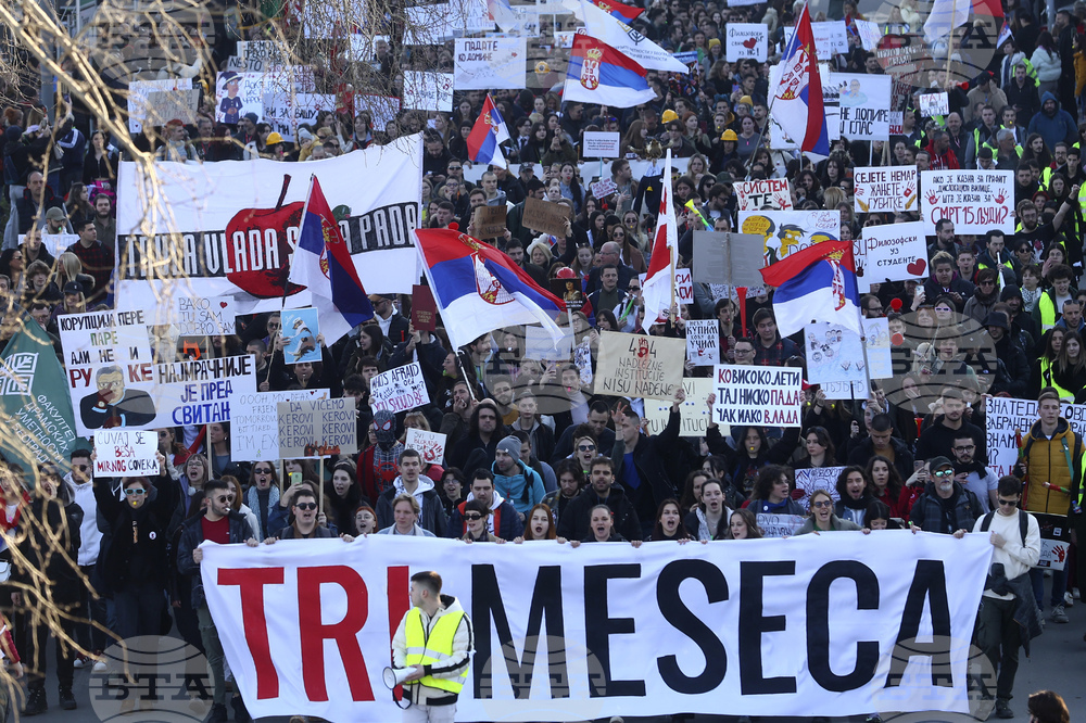 Блокади и масов митинг днес в сръбския град Нови Сад по повод три месеца от трагедията с рухването на бетонната козирка на жп гарата