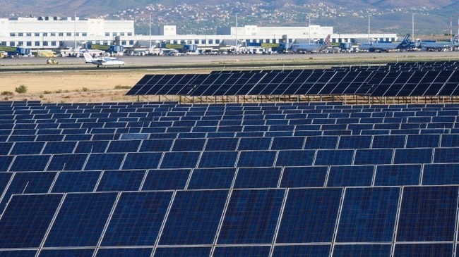 АНА-МПА: Международното летище в Атина ще стане енергийно независимо с голяма "зелена" инвестиция