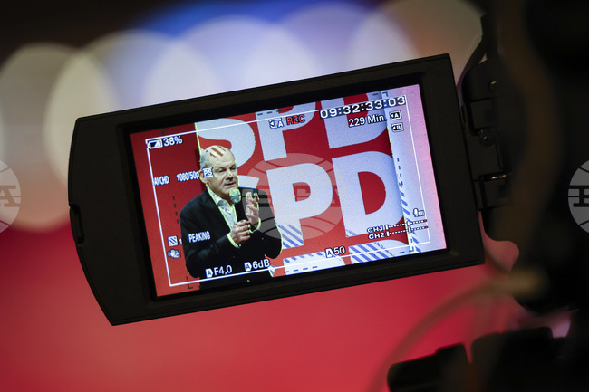 Социалдемократите на Щолц водят на провинциалните избори в Хамбург, показват екзитпол данни