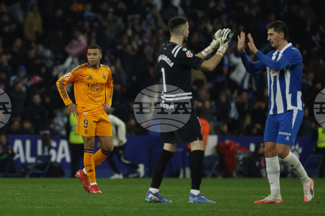 Барселона предложи на вратаря на Еспаньол Гарсия петгодишен договор