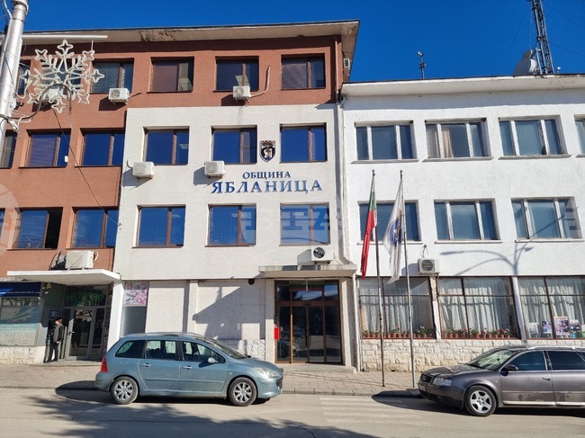 Над 70 души с увреждания и възрастни хора са получавали подкрепа в дома по проект в Ябланица 