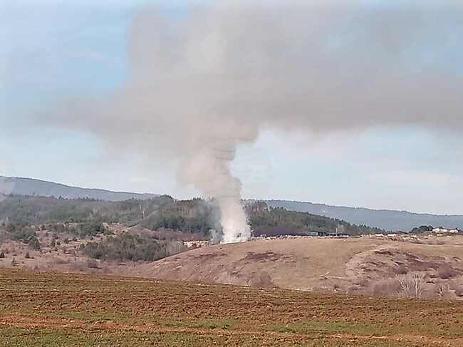 Пожар е възникнал в района на сметището за битови отпадъци край кюстендилското село Радловци