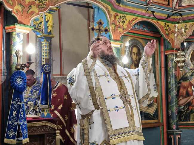 Само за онези, които живеят в мрак, смъртта е страшна, каза в проповедта си Велбъждският епископ Исаак