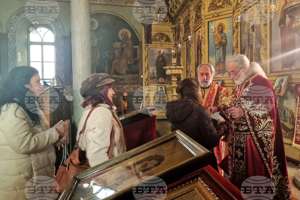 Разград - храм „Св. Николай Мирликийски Чудотворец” - Сретение Господне