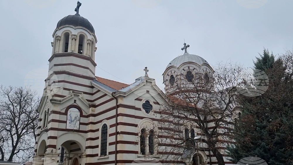 Куполът на храм "Св. Троица" в Добрич е ремонтиран със средства от дарения