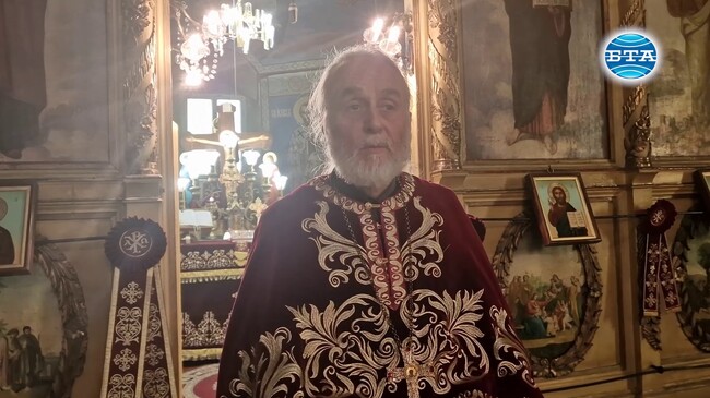 Милостта божия е за всички човеци, само трябва да открехнем своите сърца и да се доверим на бог, каза в словото си към миряните в Разград отец Георги