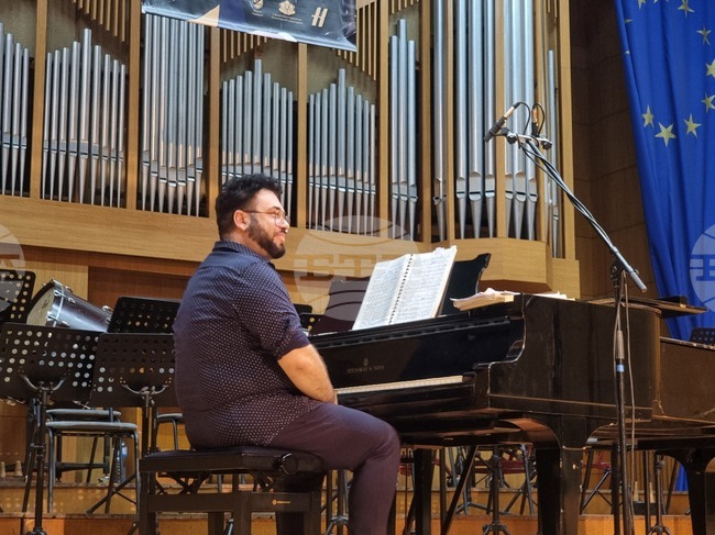 Пазарджик е средище на културата, каза тенорът и пианист Стефан Петков