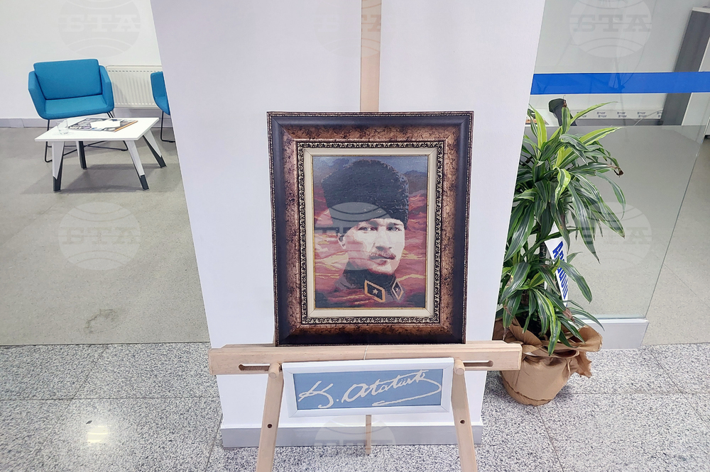 Национален пресклуб на БТА Анкара - гоблени - изложба
