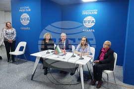 Национален пресклуб на БТА Анкара - гоблени - изложба 