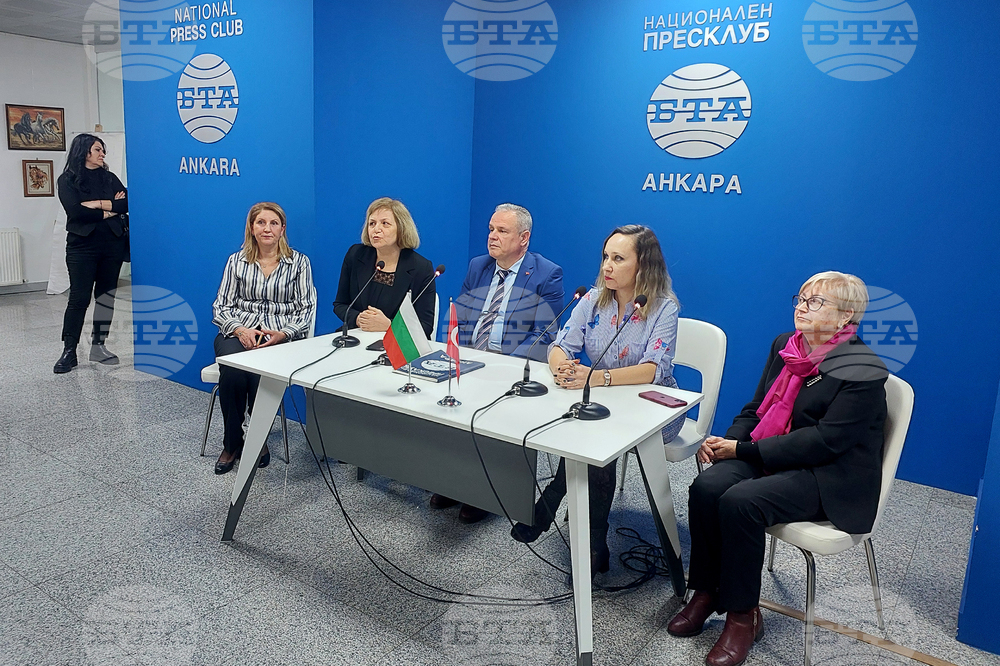 Национален пресклуб на БТА Анкара - гоблени - изложба