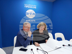 Национален пресклуб на БТА Анкара - гоблени - изложба 