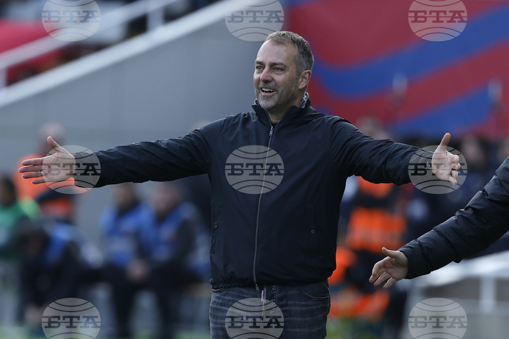 Старши треньорът на Барселона Ханзи Флик е доволен, че неговият отбор се доближи на четири точки от лидера в Ла Лига Реал Мадрид