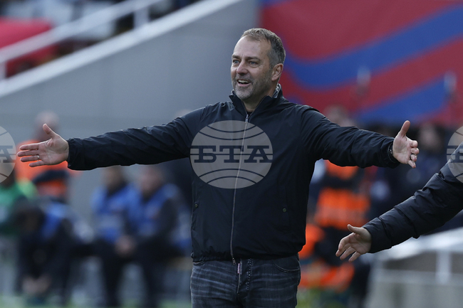 Старши треньорът на Барселона Ханзи Флик е доволен, че неговият отбор се доближи на четири точки от лидера в Ла Лига Реал Мадрид