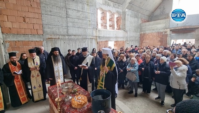 Ще бъде направено всичко възможно строежът на храм „Сретение Господне" в пернишкия квартал „Тева" да бъде завършен, заяви патриарх Даниил