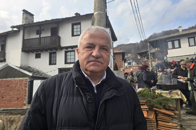 Присъствието на вицепрезидента Илияна Йотова е знак от държавата, че се помага там, където има инициативи, каза кметът на Гоце Делчев Владимир Москов