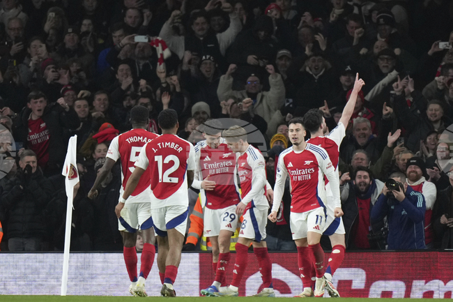 Арсенал разгроми Манчестър Сити и запази дистанцията с Ливърпул във Висшата лига