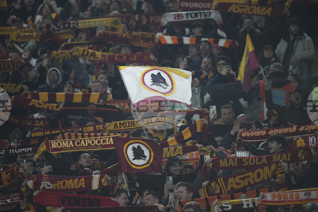 Рома и Айнтрахт Франкфурт отнесоха санкции от УЕФА за поведението на феновете