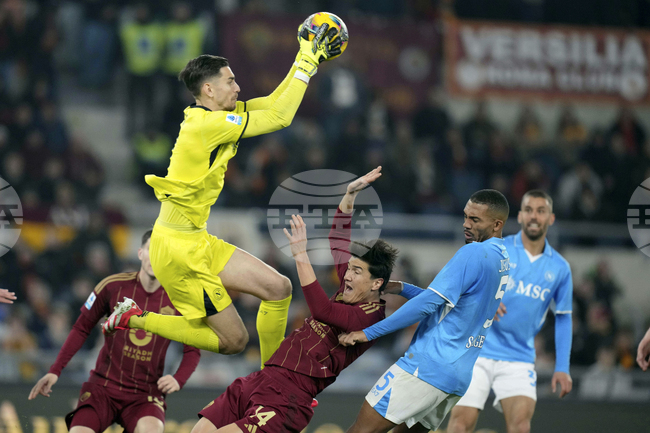 Мерет ще продължи договора си с Наполи до 2027 година