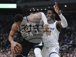 Grizzlies Bucks Basketball