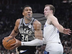 Grizzlies Bucks Basketball