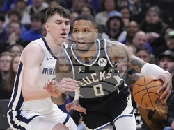 Grizzlies Bucks Basketball