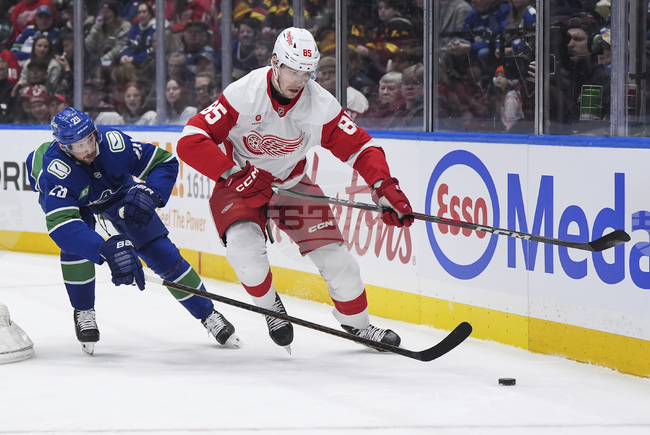 Договорът на новото попълнение на хокейния Ванкувър Маркус Петерсон е за шест години и на стойност 33 милиона долара